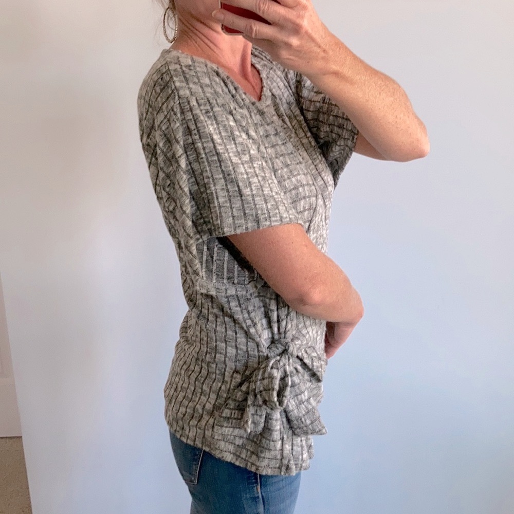 Marbled Grey Color Side Tie Top - Picture 5 of 7